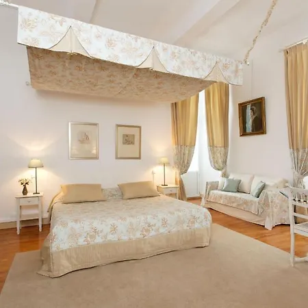 Chateau De Lassalle 3*