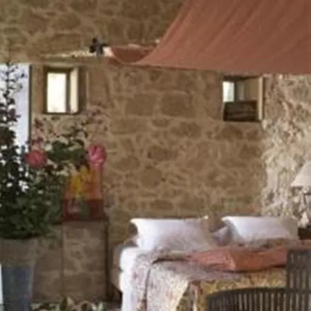 فندق مبيت وإفطار Chateau De Lassalle 3*