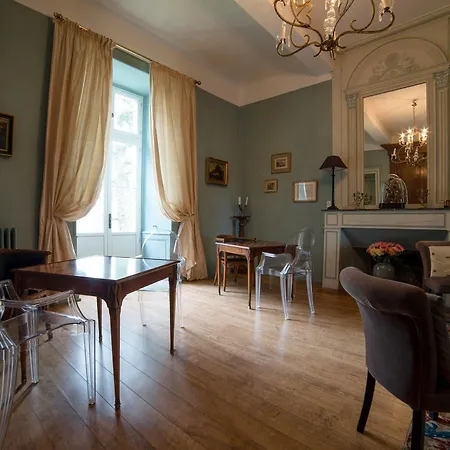 Chateau De Lassalle Bed and breakfast