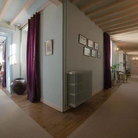 Bed and breakfast Chateau De Lassalle