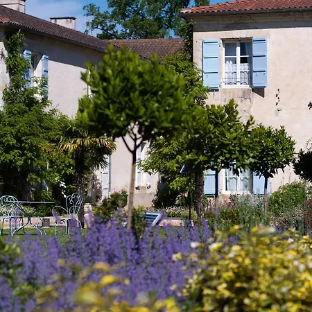 Chateau De Lassalle Bed and breakfast Laplume