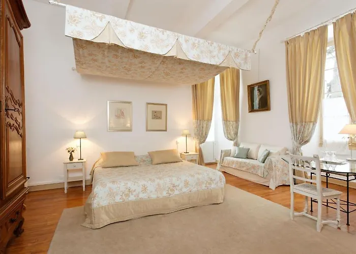 Chateau De Lassalle 3*