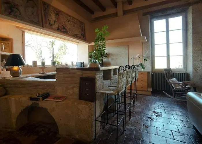 Bed & Breakfast Chateau De Lassalle 3*