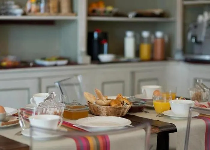 Chateau De Lassalle Bed & Breakfast 3*