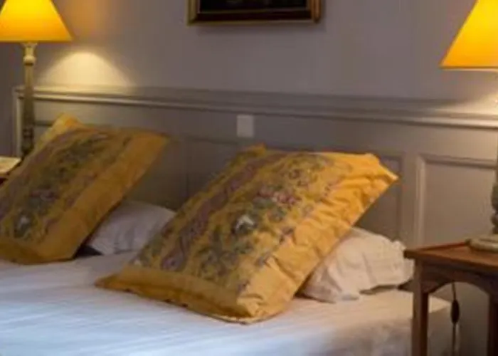 Chateau De Lassalle Bed & Breakfast