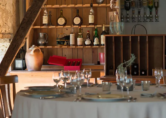 Bed & Breakfast Chateau De Lassalle 3*