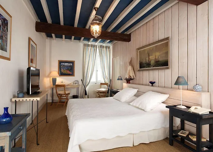 Chateau De Lassalle Bed & Breakfast Laplume